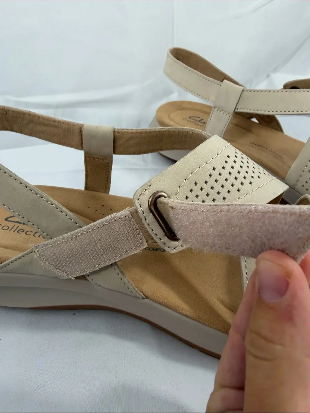 NWT Clarks Women’s Size 11 Beige Perforated Slingback Sandals